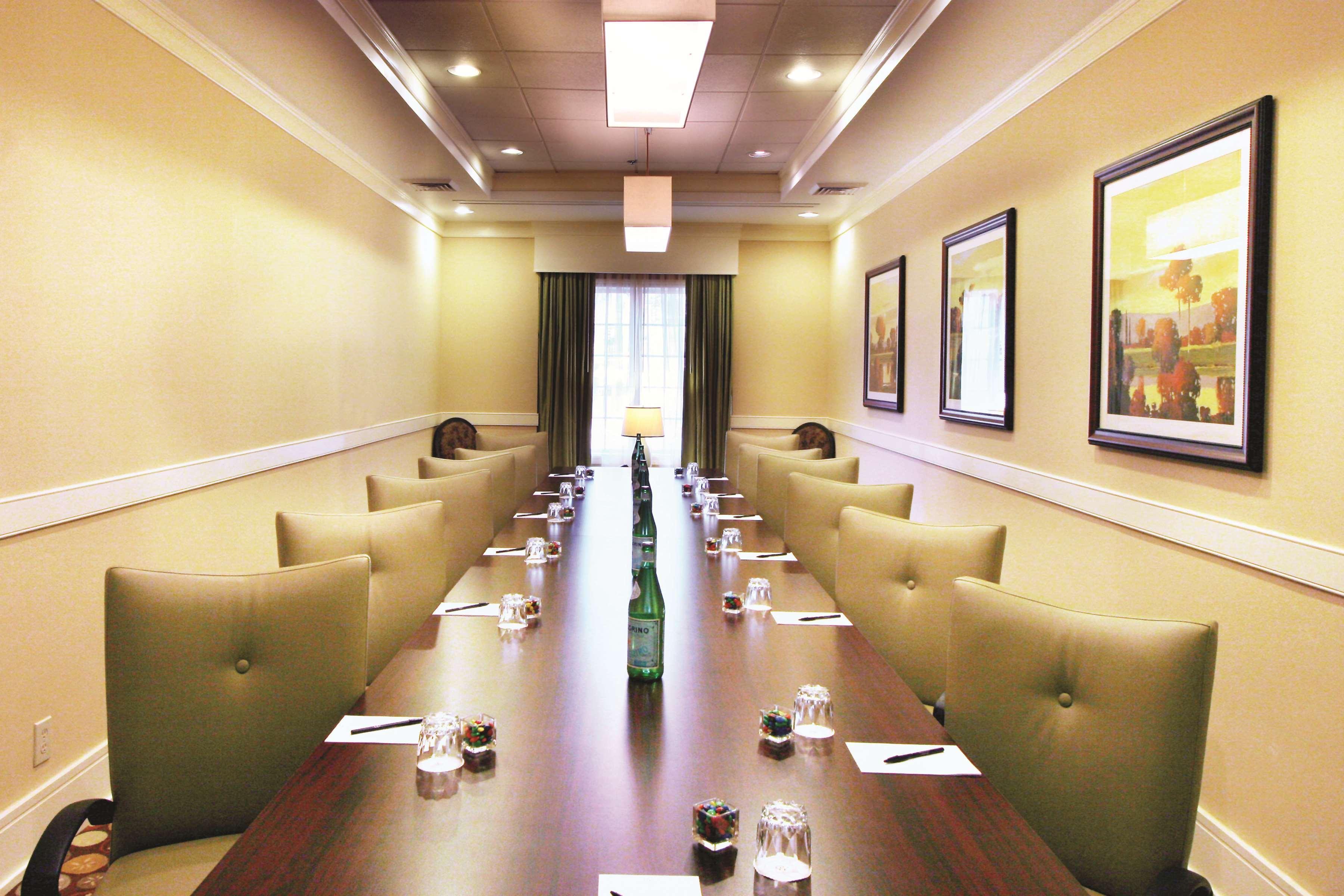 Doubletree Suites By Hilton At The Battery Atlanta Smyrna Bagian luar foto