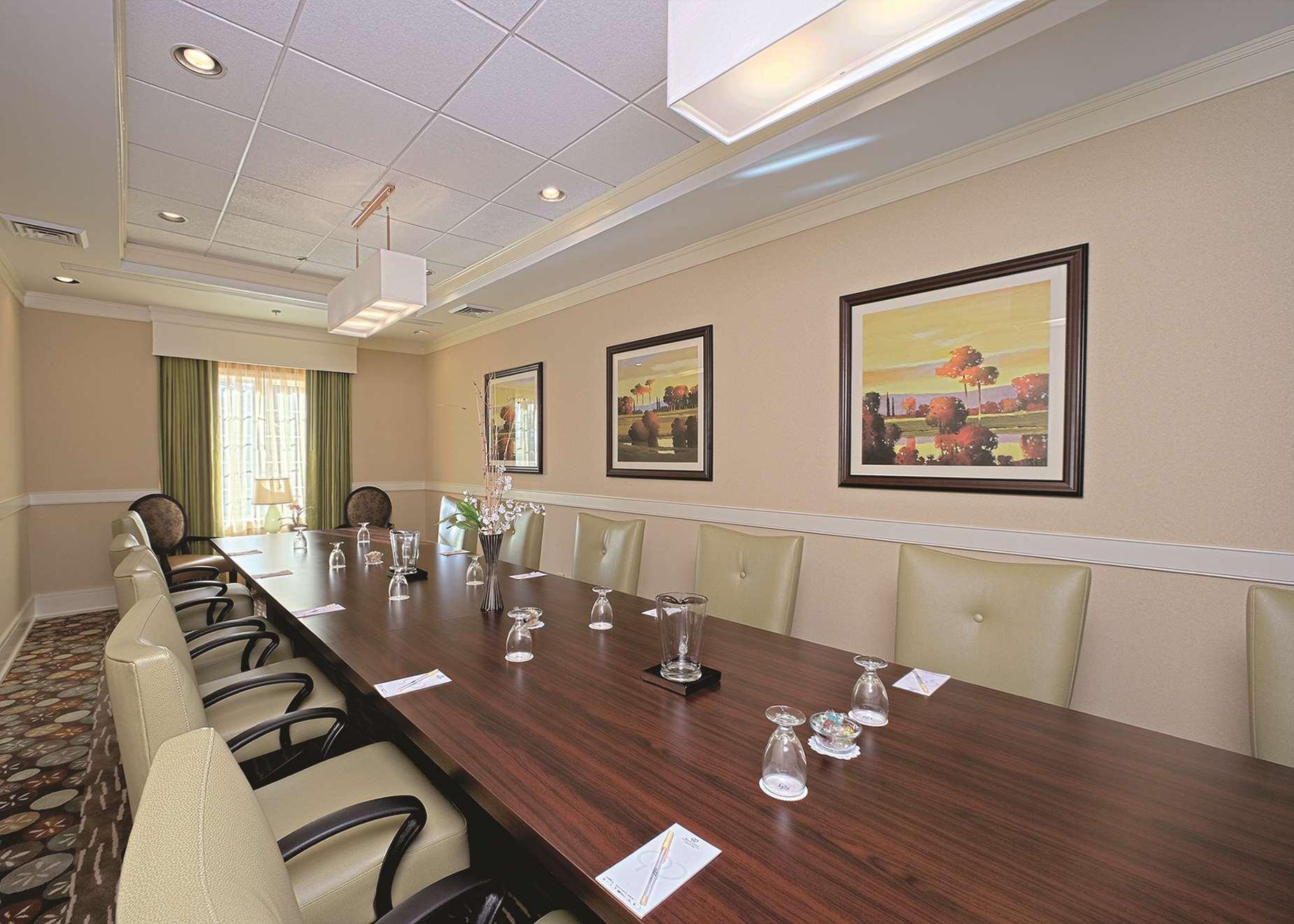 Doubletree Suites By Hilton At The Battery Atlanta Smyrna Bagian luar foto