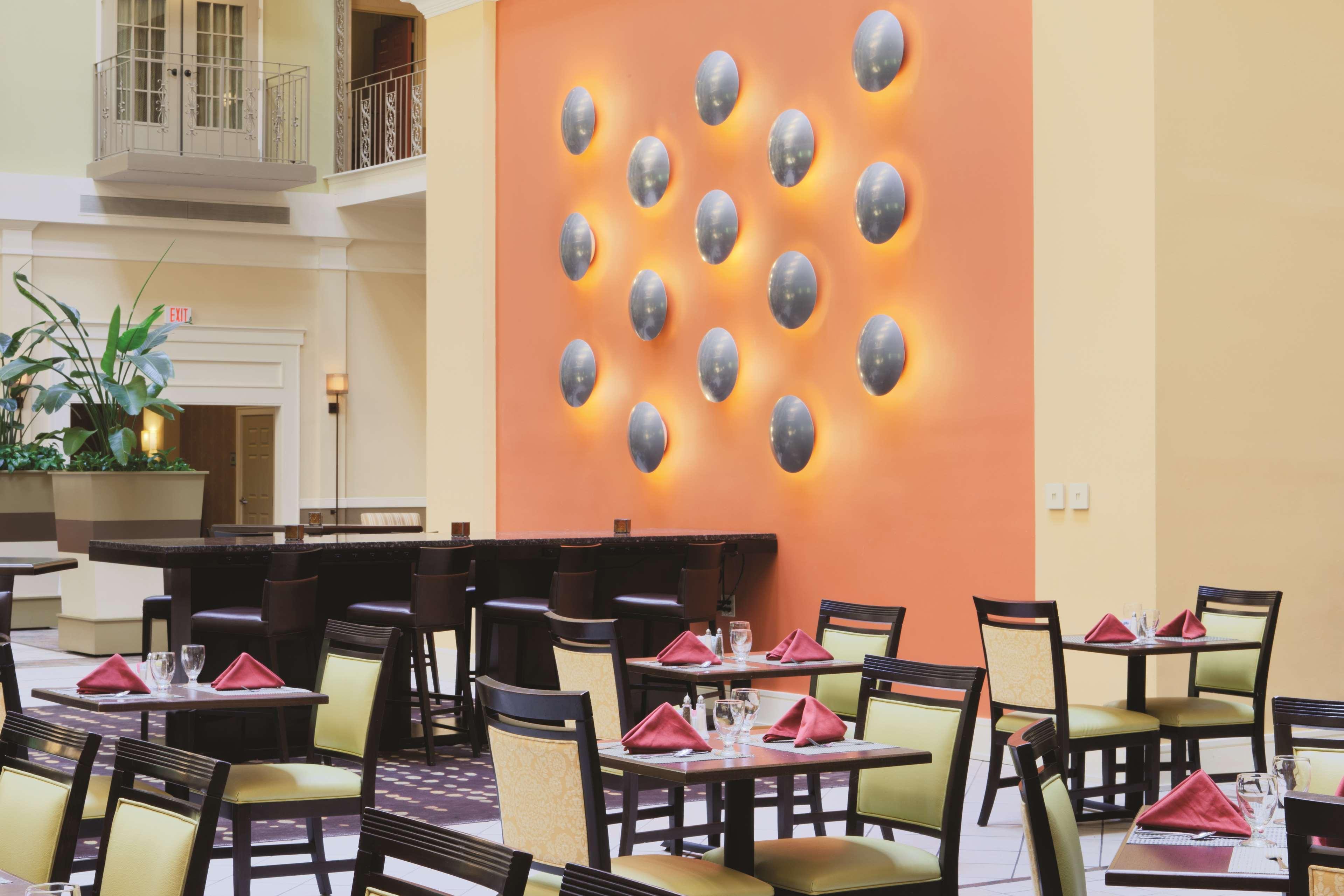 Doubletree Suites By Hilton At The Battery Atlanta Smyrna Bagian luar foto