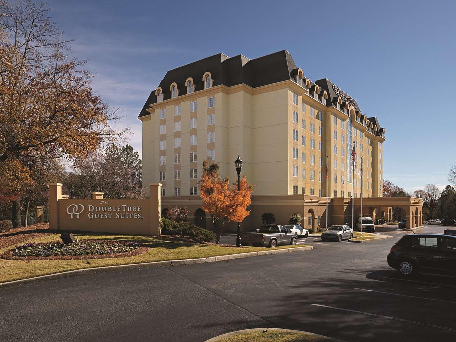 Doubletree Suites By Hilton At The Battery Atlanta Smyrna Bagian luar foto
