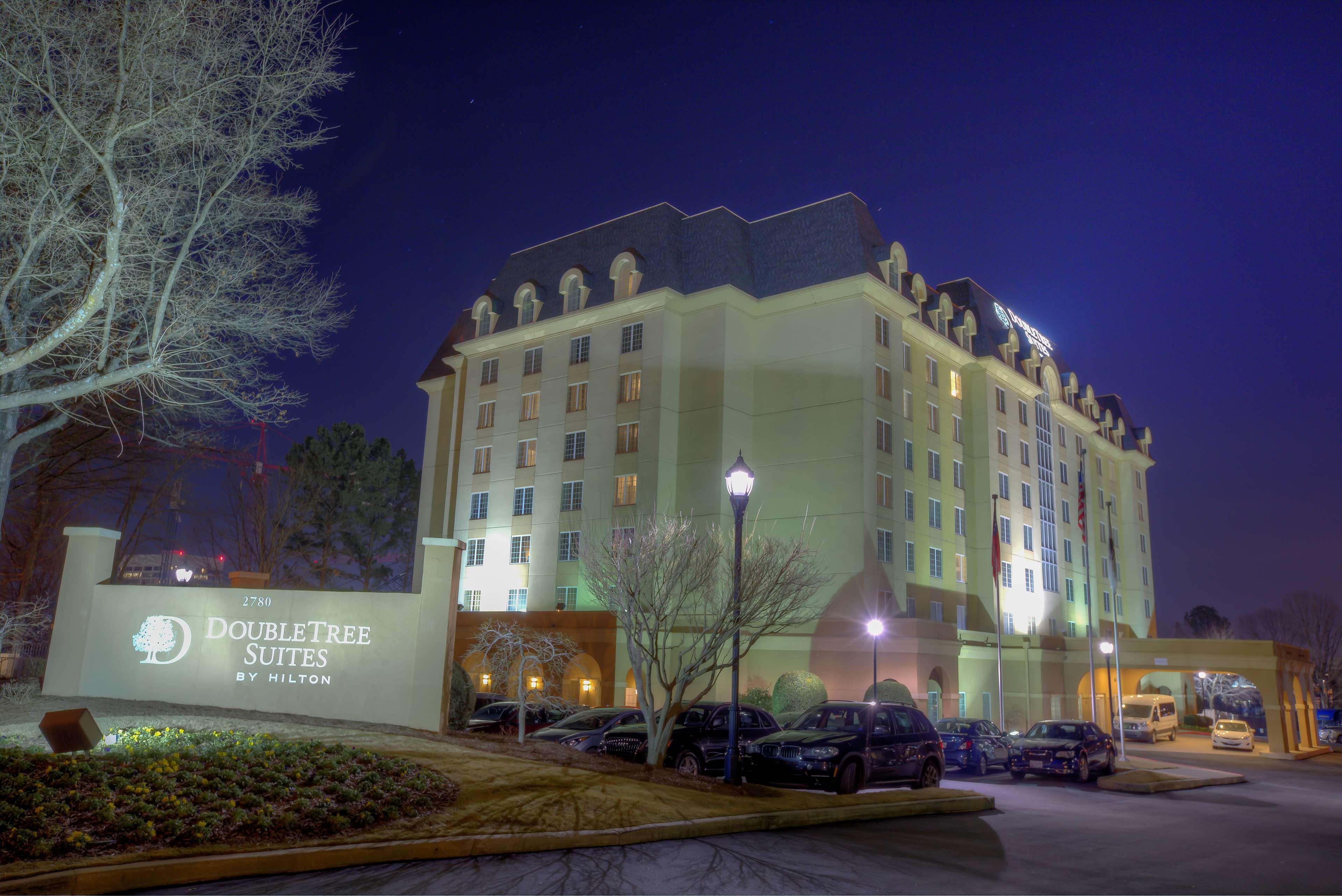 Doubletree Suites By Hilton At The Battery Atlanta Smyrna Bagian luar foto