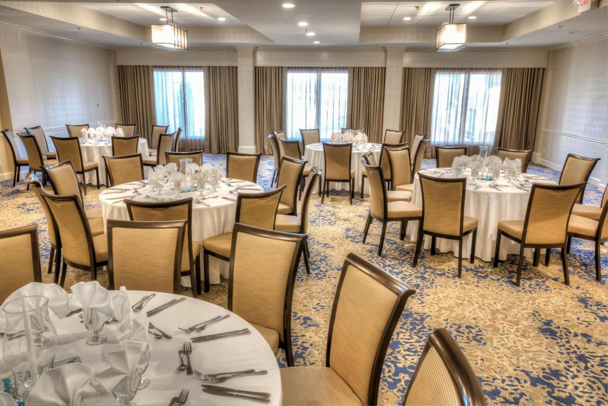 Doubletree Suites By Hilton At The Battery Atlanta Smyrna Bagian luar foto