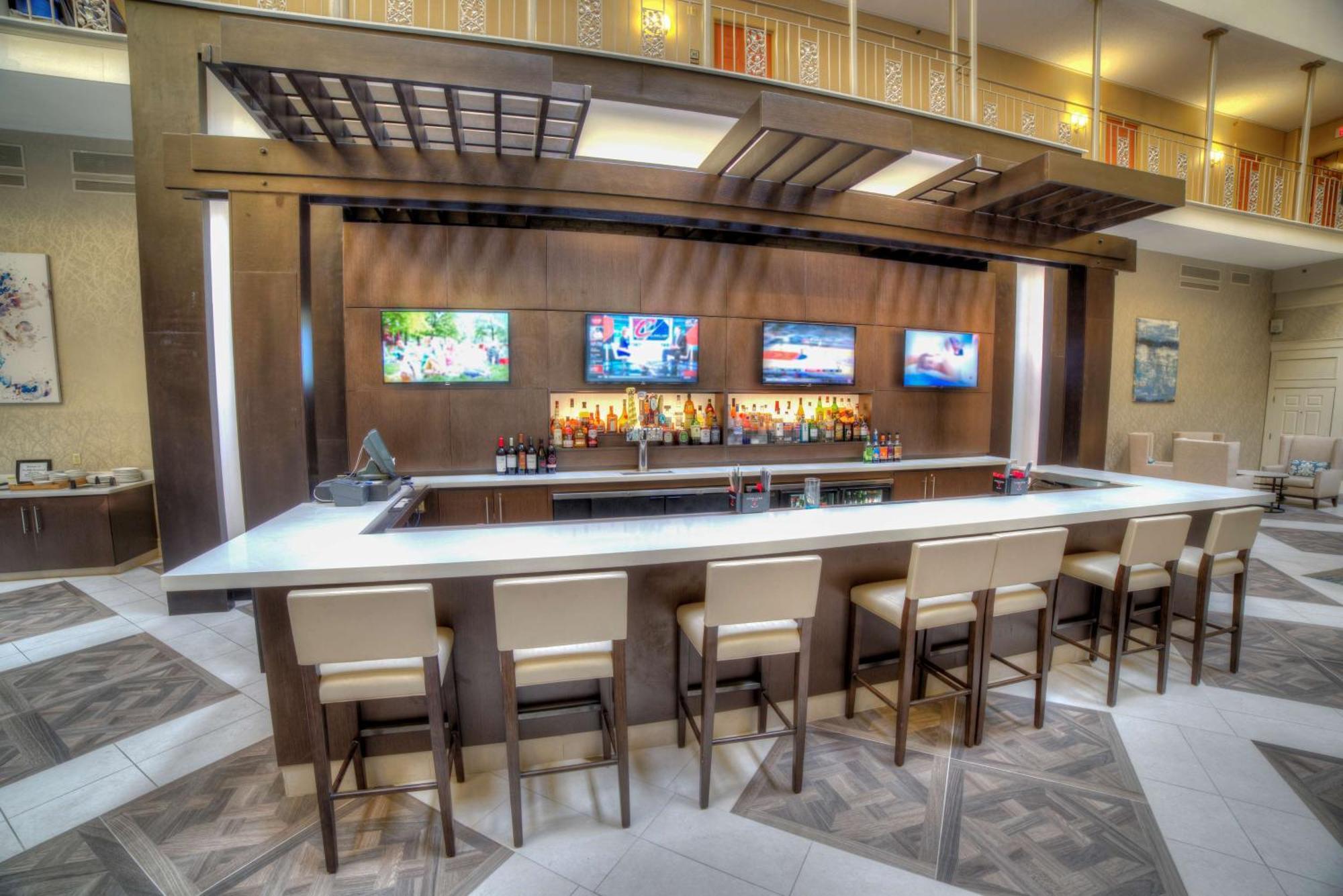 Doubletree Suites By Hilton At The Battery Atlanta Smyrna Bagian luar foto