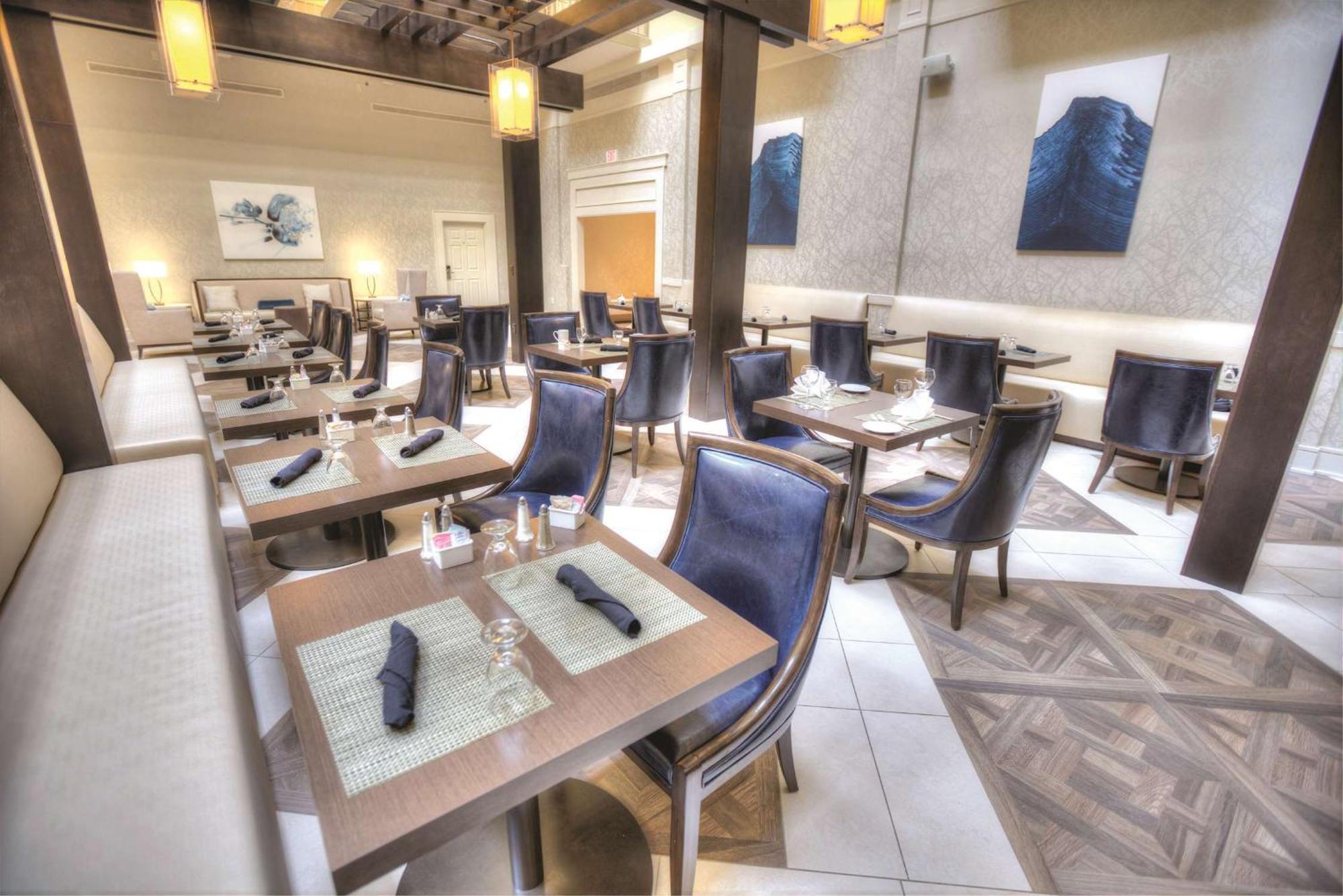 Doubletree Suites By Hilton At The Battery Atlanta Smyrna Bagian luar foto