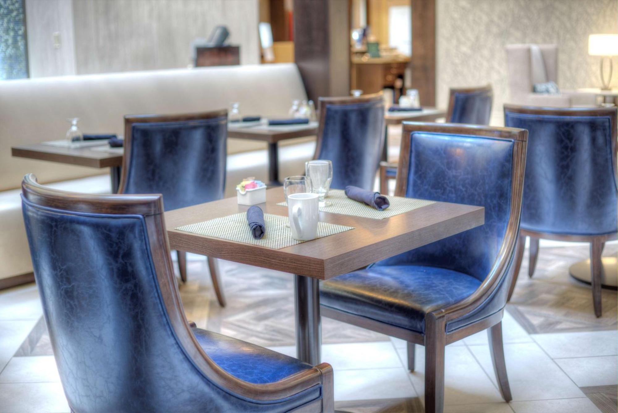 Doubletree Suites By Hilton At The Battery Atlanta Smyrna Bagian luar foto